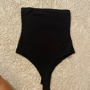 BLACK STRAPLESS BODY SUIT // NWOT